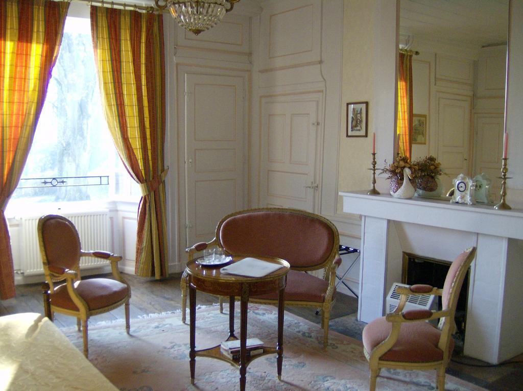 Le Chateau De Prauthoy Rom bilde